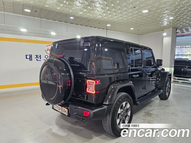Jeep Wrangler — interior