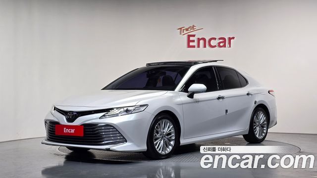 Toyota Camry — exterior