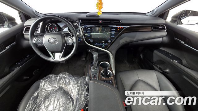 Toyota Camry — interior