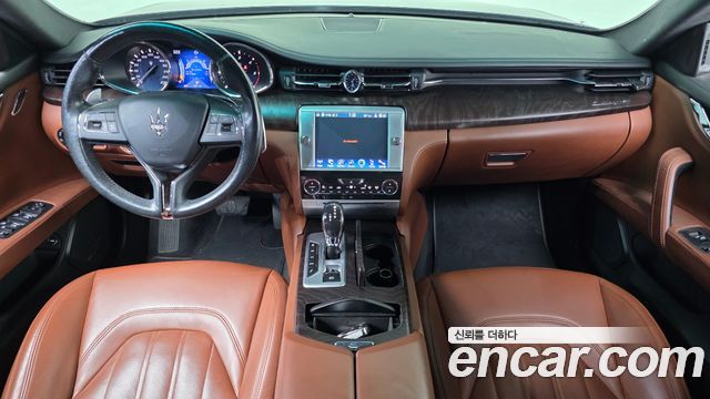 Maserati Quattroporte — interior