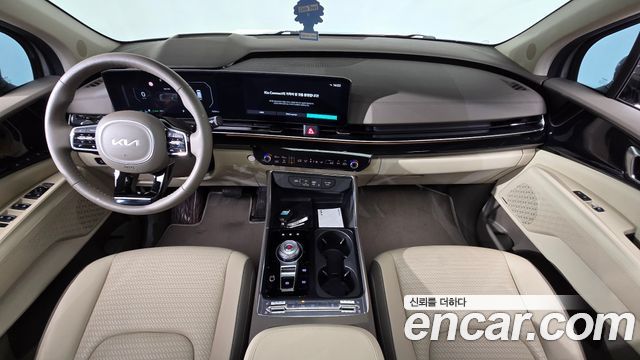Kia Carnival — interior