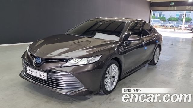 Toyota Camry — exterior