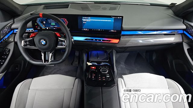 BMW M5 — interior