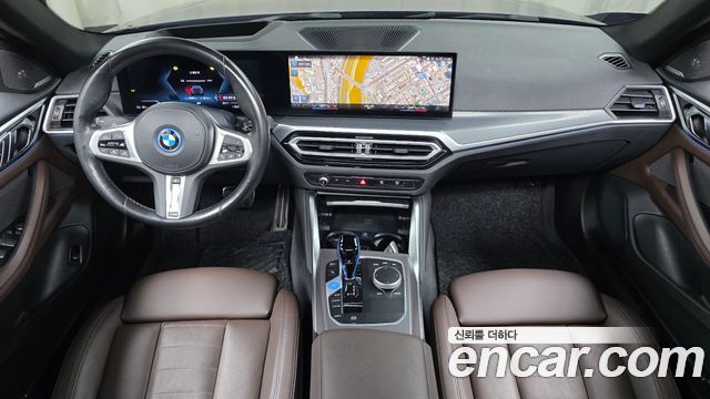 BMW i4 — interior