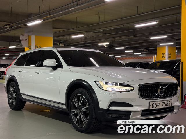 Volvo V90 — exterior