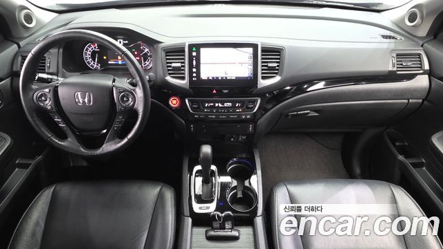 Honda Pilot — interior