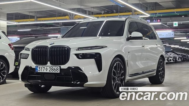 BMW X7 — exterior