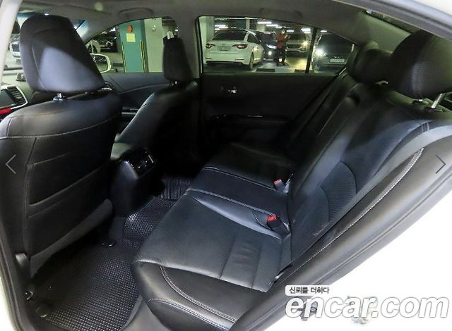 Honda Accord — interior