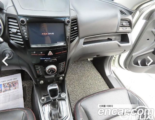 KG Mobility Tivoli — interior