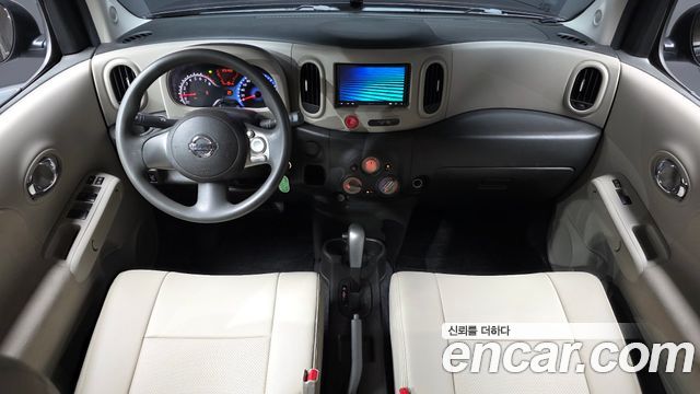 Nissan Cube — interior