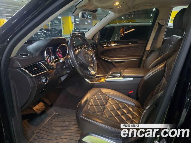 Mercedes-Benz GLS-Class — interior