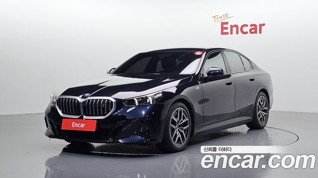 BMW i5 — exterior