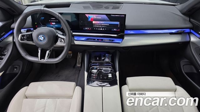 BMW i5 — interior