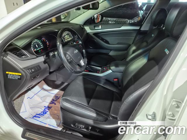 Kia K7 — interior