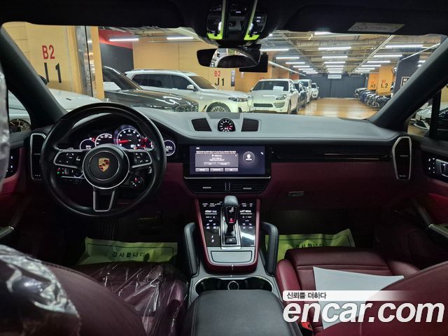 Porsche Cayenne — interior