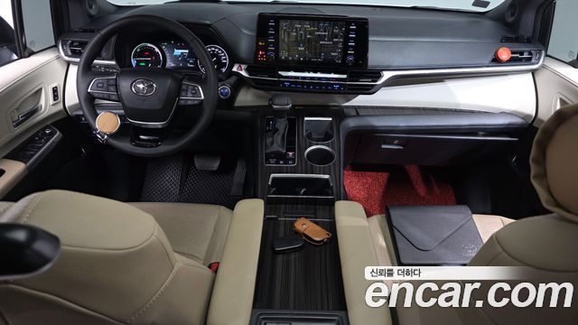Toyota Sienna — interior