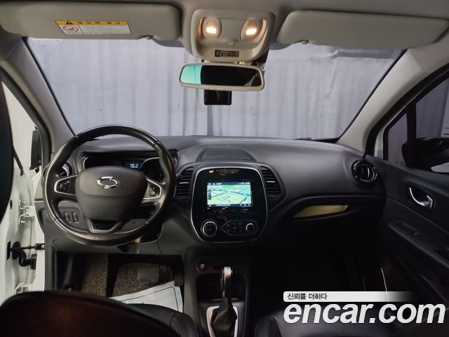 Renault Korea QM3 — interior