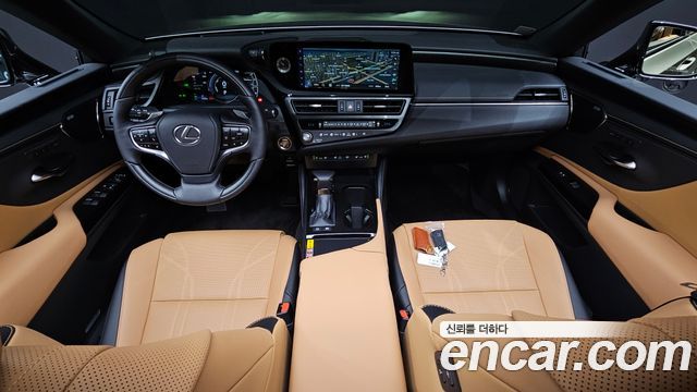 Lexus ES — interior