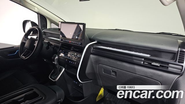 Hyundai Staria — interior