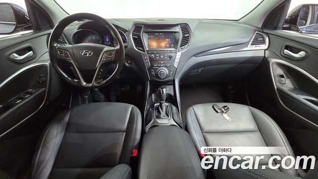 Hyundai Santa Fe — interior