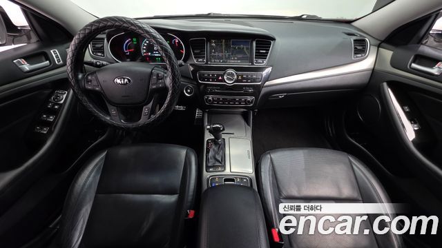 Kia K7 — interior