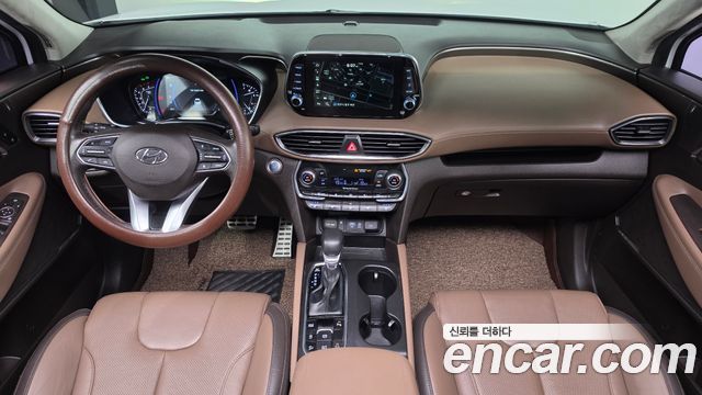 Hyundai Santa Fe — interior