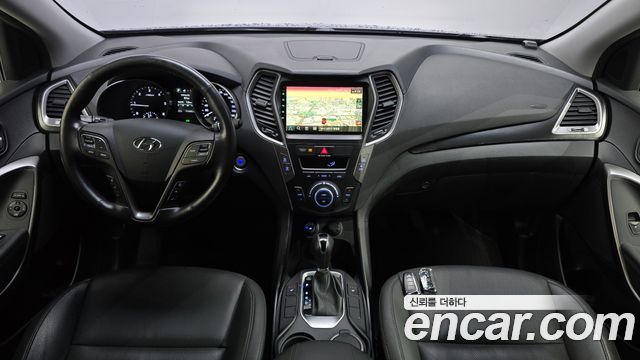 Hyundai Santa Fe — interior