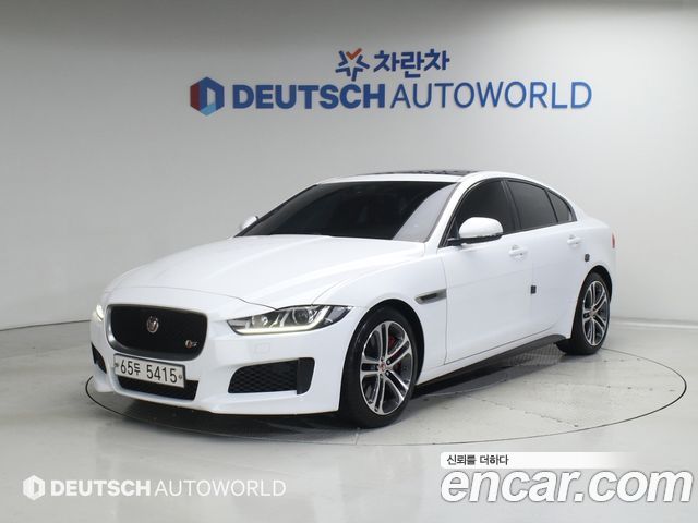 Jaguar XE
