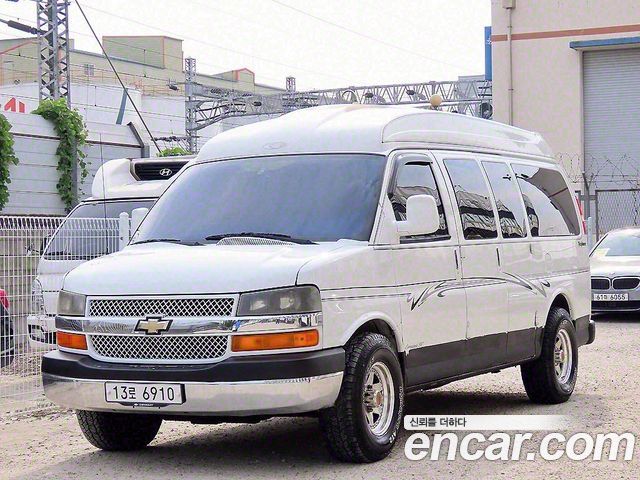 Chevrolet Express Van — exterior