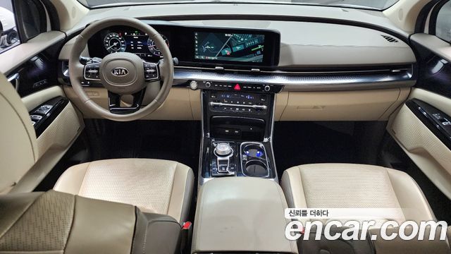 Kia Carnival — interior