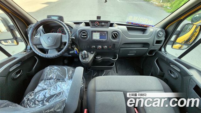 Renault Korea Master — interior