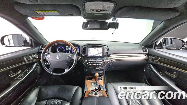 KG Mobility Chairman — interior