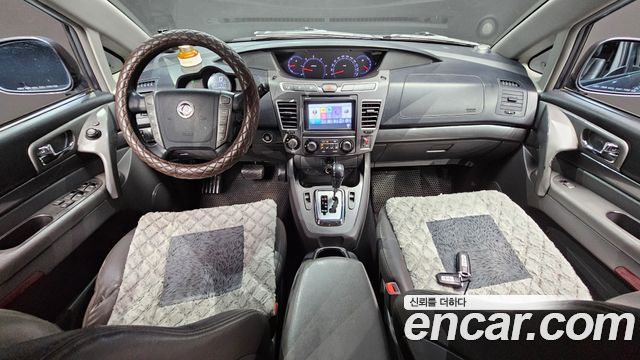 KG Mobility Korando — interior