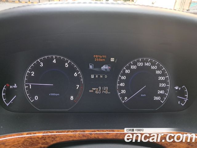 Hyundai Equus — interior