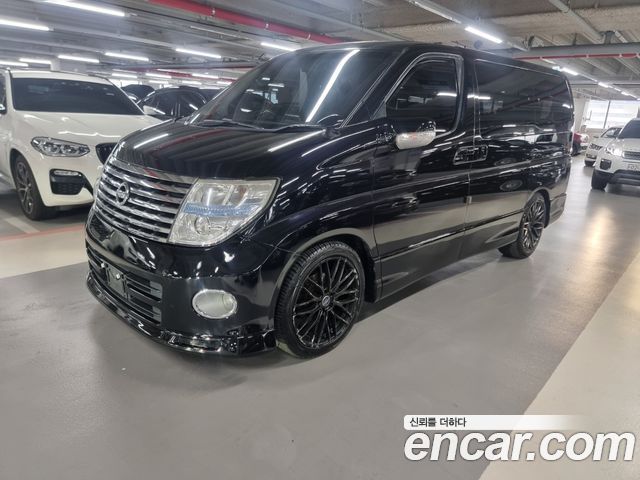 Nissan Elgrand — exterior