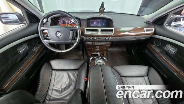 BMW 7 Series — interior