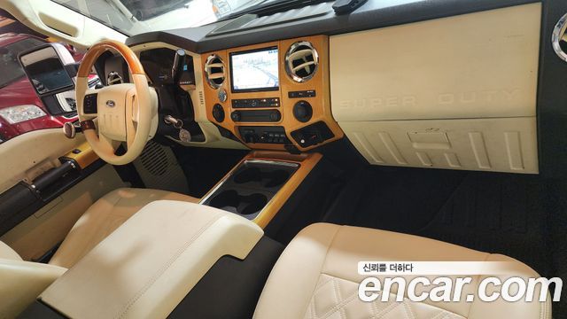 Ford F-350 — interior