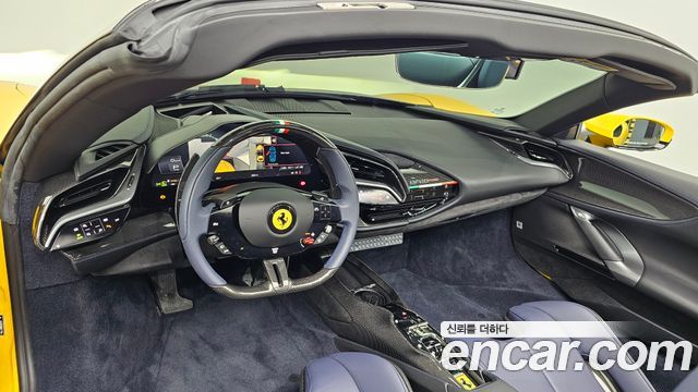 Ferrari SF90 — interior