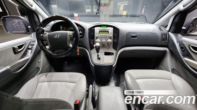 Hyundai Starex — interior