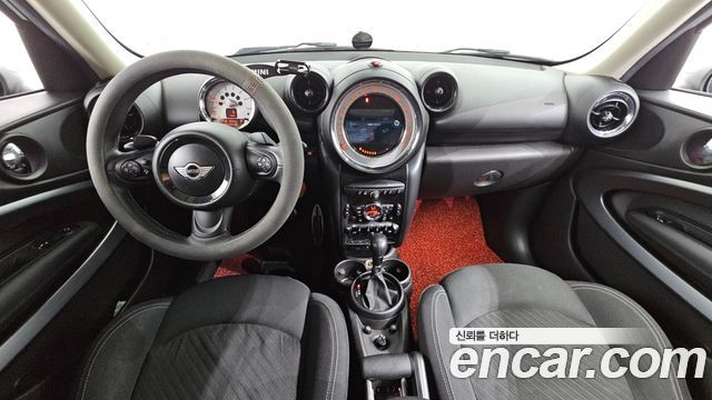 MINI Paceman — interior
