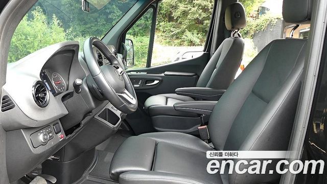 Mercedes-Benz Sprinter — interior