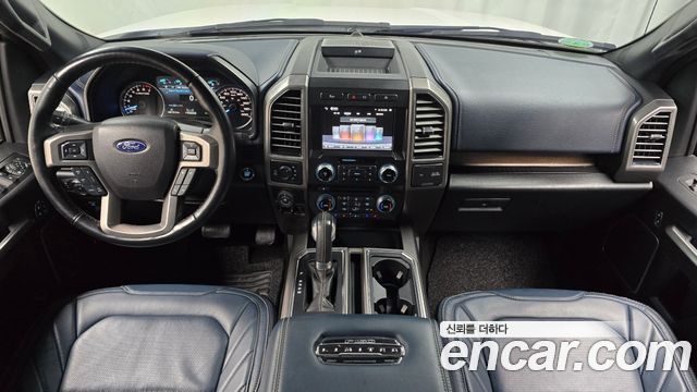 Ford F-150 — interior