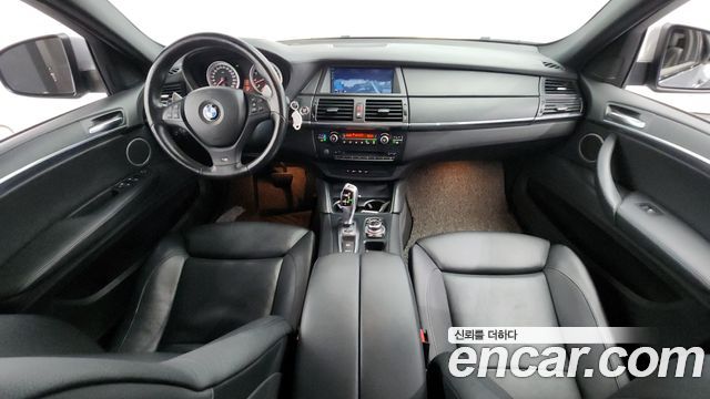 BMW X6 M — interior