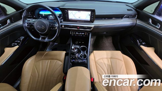 Kia K5 — interior