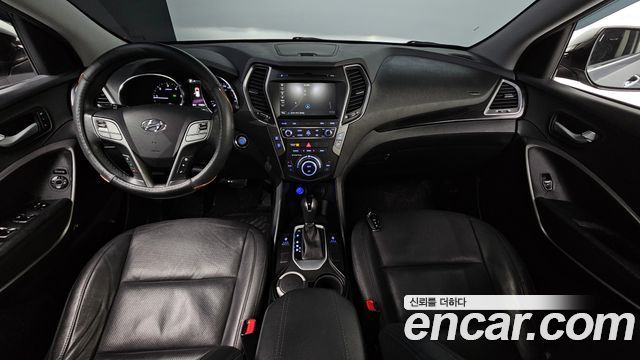 Hyundai Santa Fe — interior