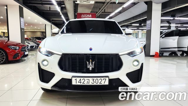 Maserati Levante — exterior