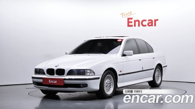 BMW 5 Series — exterior