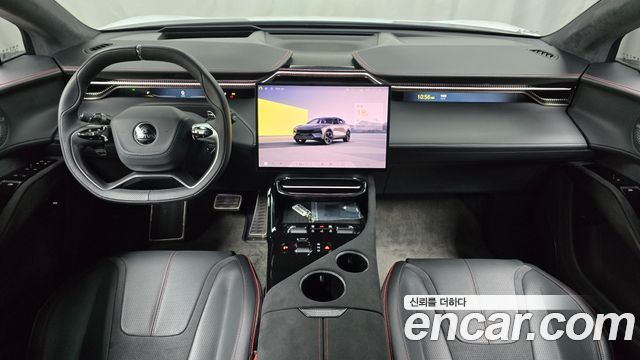 Lotus Eletre — interior