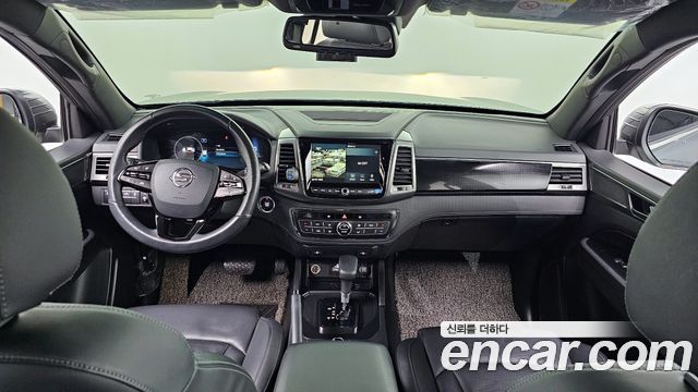 KG Mobility Rexton — interior