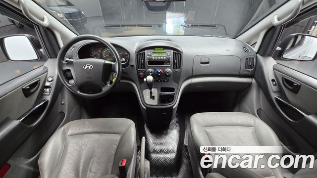 Hyundai Starex — interior